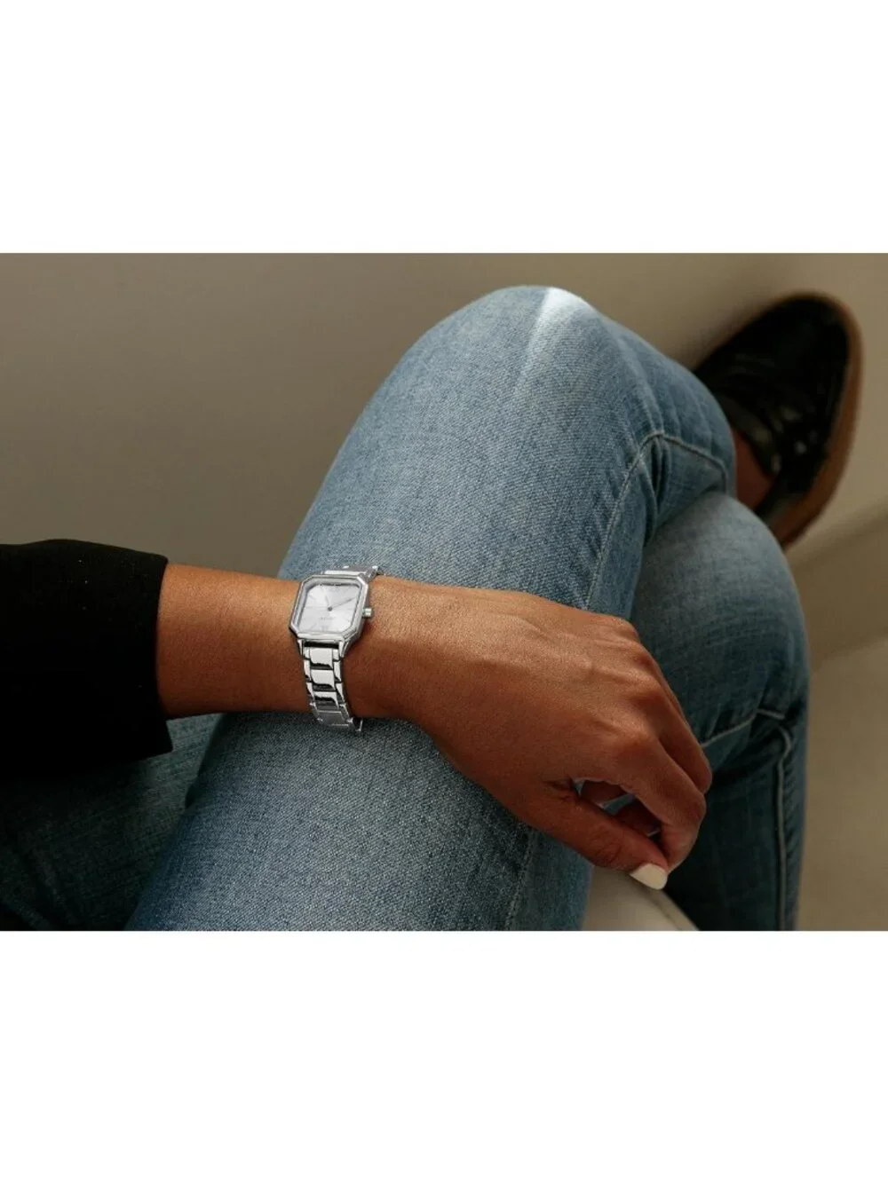 Stylish Women's Bracelet Watch with Elegant Design and Versatile Wear